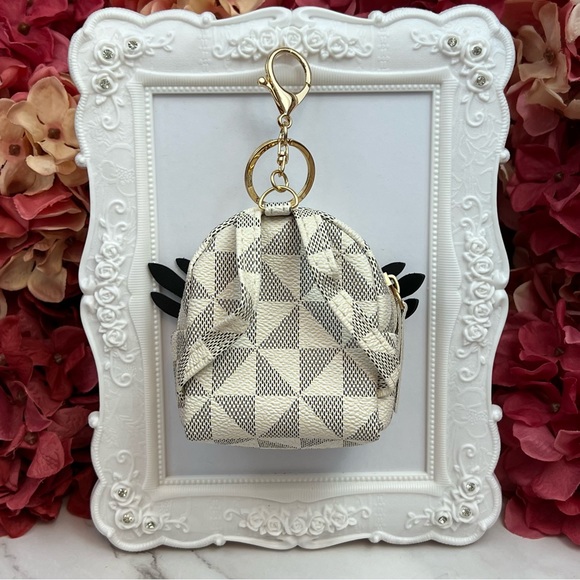 Mini Owl Gray & White Backpack Coin Purse Keychain Charm - Picture 2 of 13